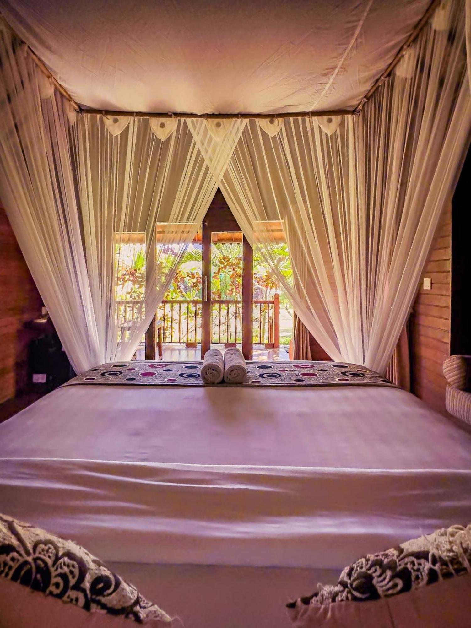 Island Garden Huts Lembongan Bed & Breakfast Nusa Lembongan  Exterior photo