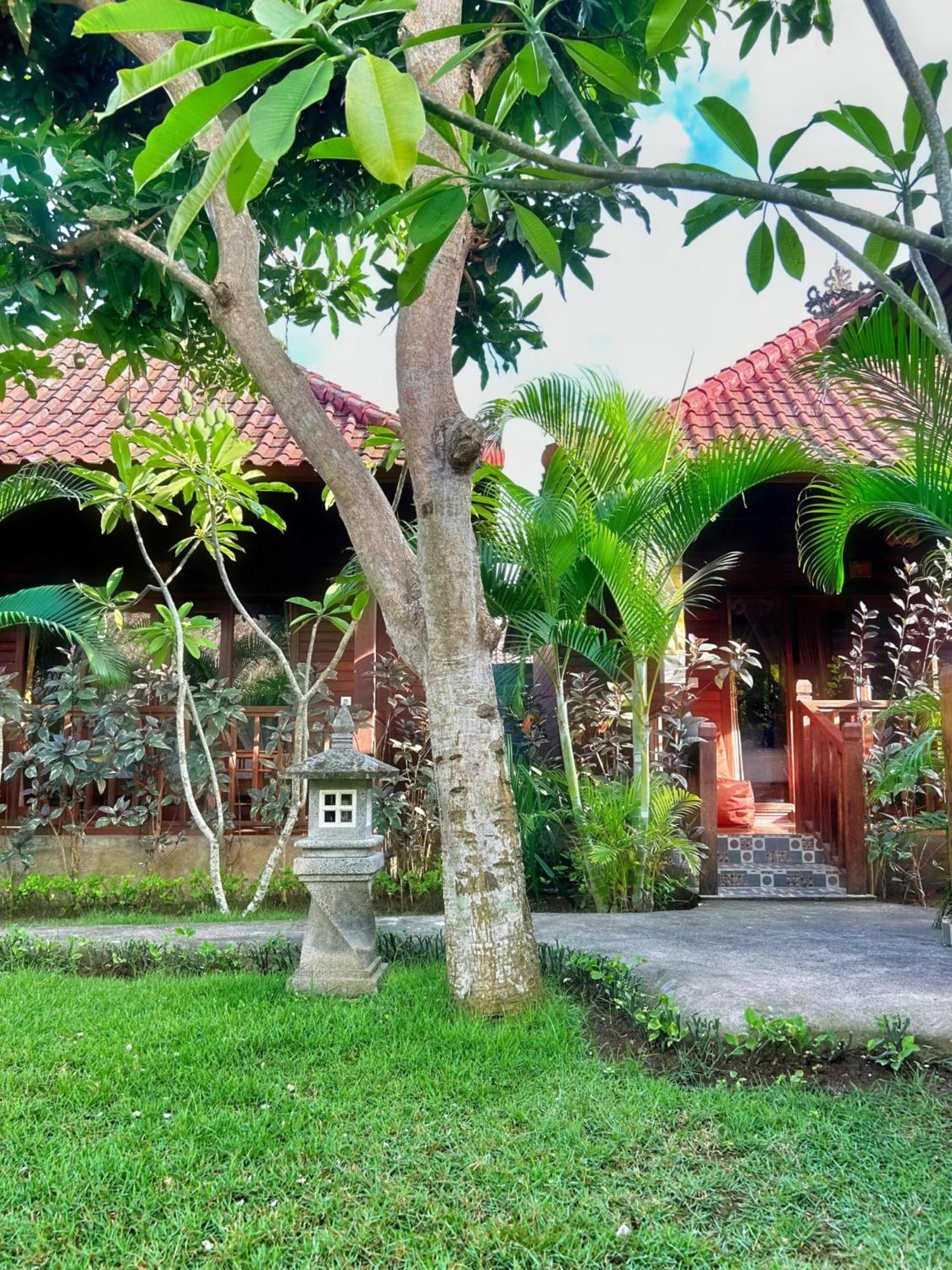Island Garden Huts Lembongan Bed & Breakfast Nusa Lembongan  Exterior photo